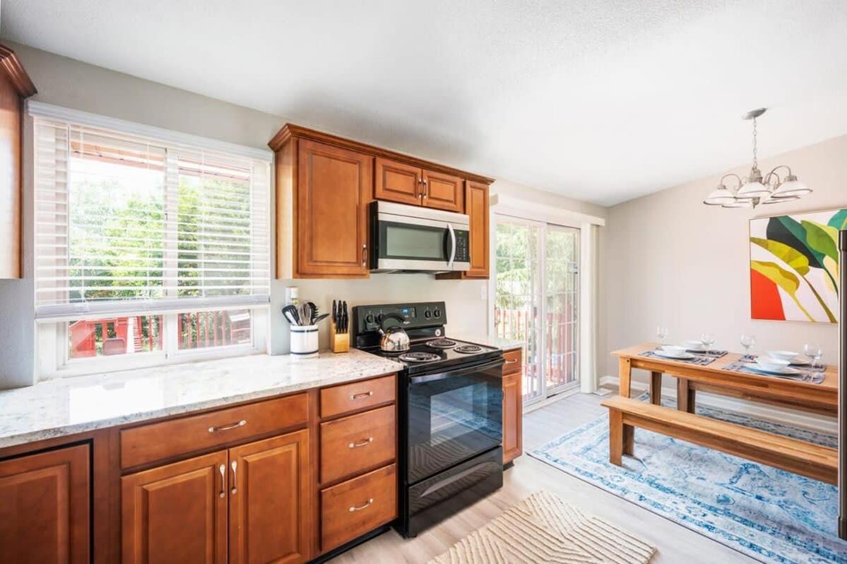 Holiday home Westside Splendor- 10 Mins To Speedway- Firepit