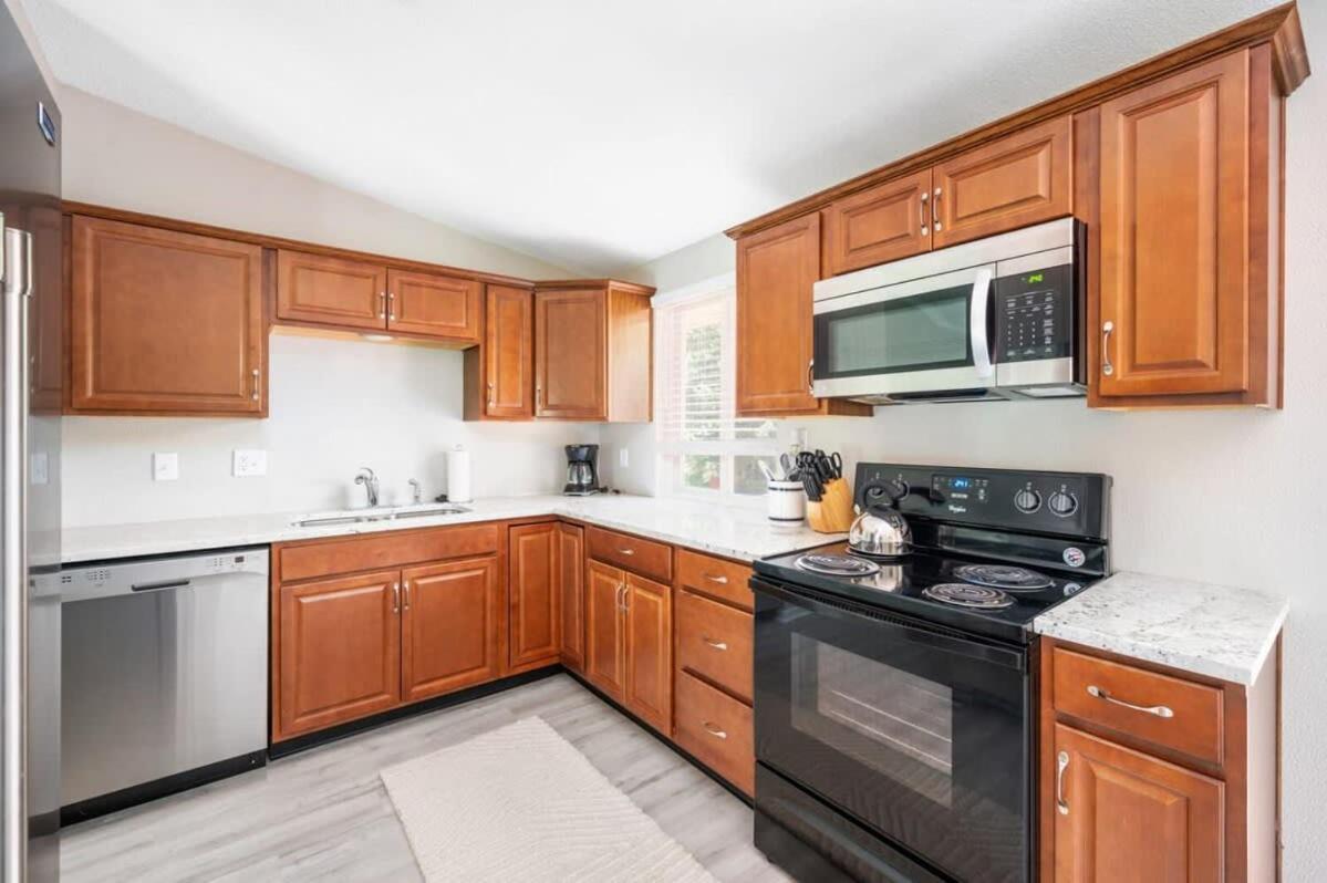 Westside Splendor- 10 Mins To Speedway- Firepit Holiday home