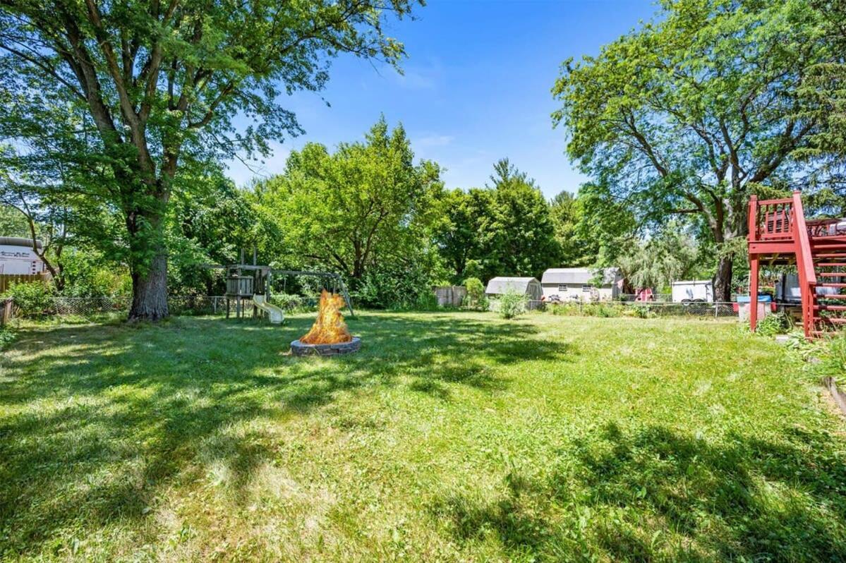 Holiday home Westside Splendor- 10 Mins To Speedway- Firepit *